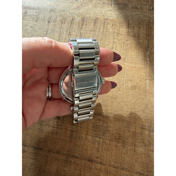 Michael Kors Skylar Women Stainless Steel Analog Dial Quartz Watch - Picture 5 of 10